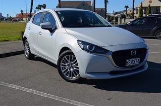 2020 Mazda Mazda2 - Thumbnail