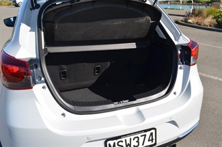 2020 Mazda Mazda2 - Thumbnail