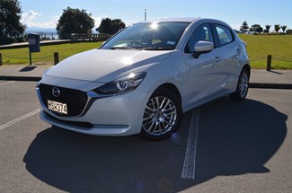 2020 Mazda Mazda2 - Thumbnail