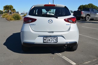 2020 Mazda Mazda2 - Thumbnail