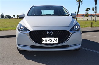 2020 Mazda Mazda2 - Thumbnail