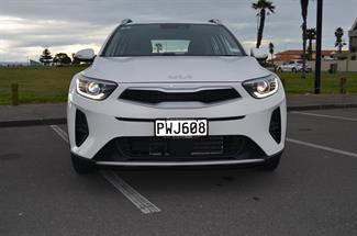 2023 Kia Stonic - Thumbnail