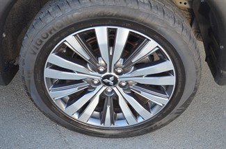 2020 Mitsubishi Outlander - Thumbnail