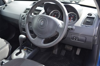 2006 Renault Megane - Thumbnail