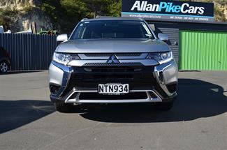 2021 Mitsubishi Outlander - Thumbnail
