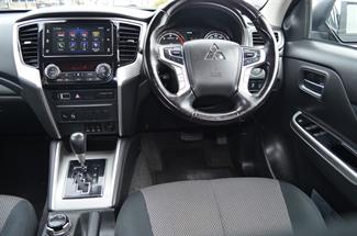 2021 Mitsubishi Triton - Thumbnail