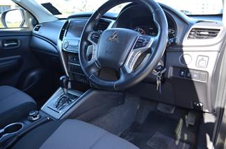 2020 Mitsubishi Triton - Thumbnail