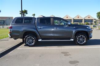 2020 Mitsubishi Triton - Thumbnail
