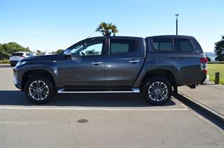 2020 Mitsubishi Triton - Thumbnail