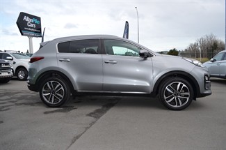 2020 Kia Sportage - Thumbnail