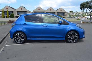 2016 Toyota Yaris - Thumbnail