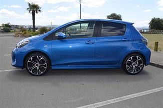 2016 Toyota Yaris - Thumbnail