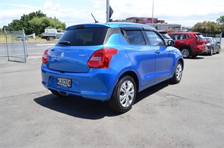 2019 Suzuki Swift - Thumbnail