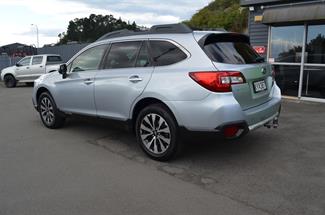 2017 Subaru Outback - Thumbnail