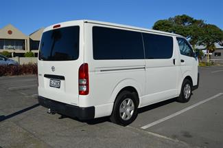 2018 Toyota Hiace - Thumbnail