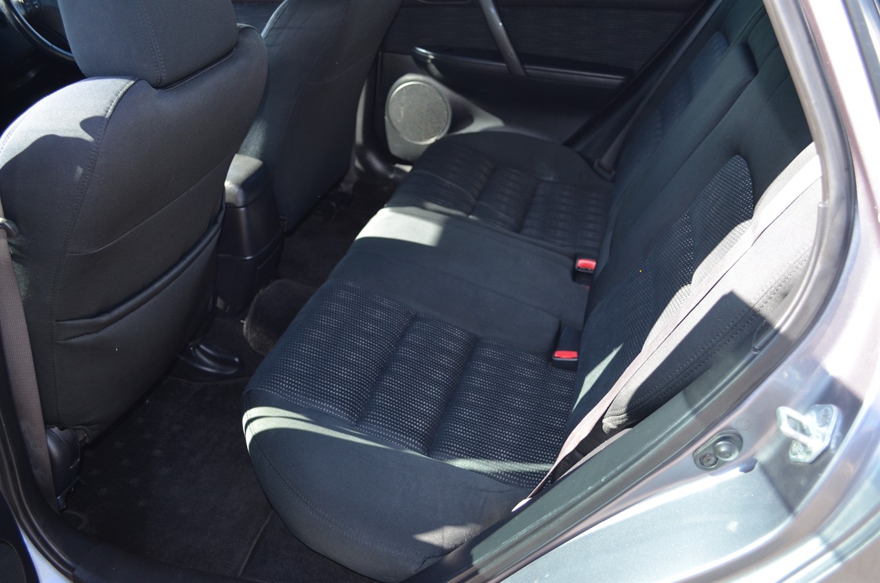 2005 Mazda Atenza
