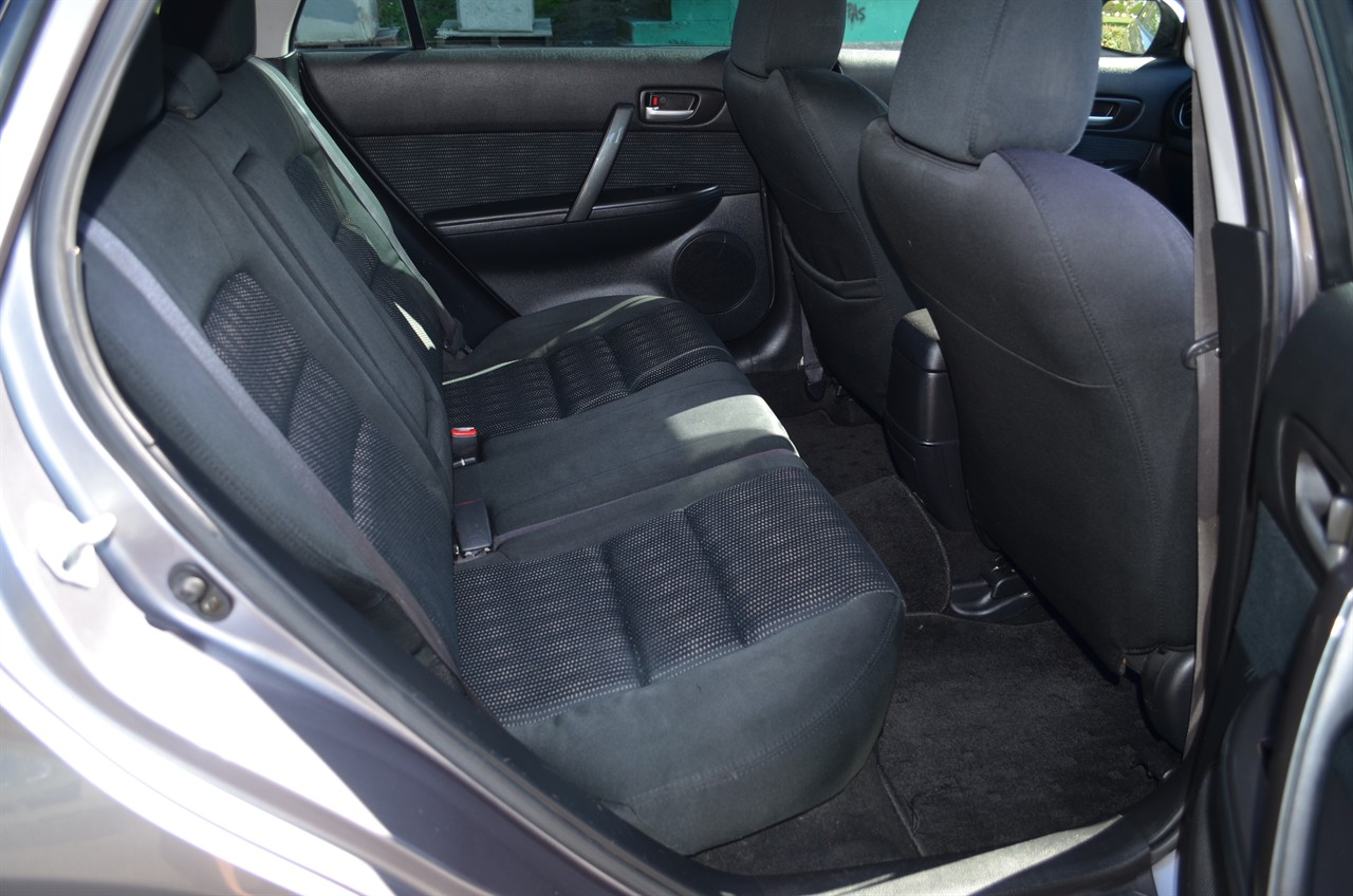2005 Mazda Atenza