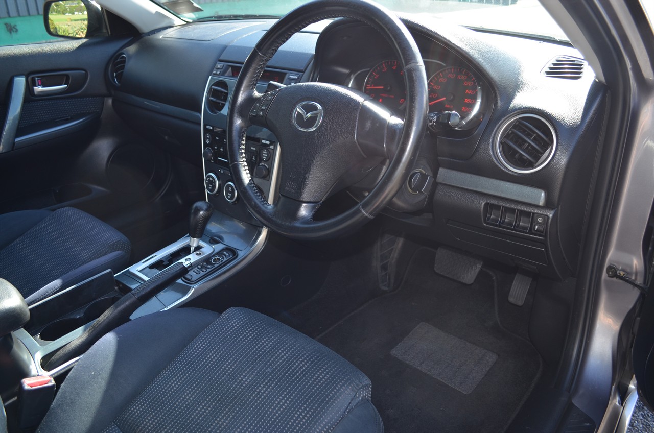 2005 Mazda Atenza