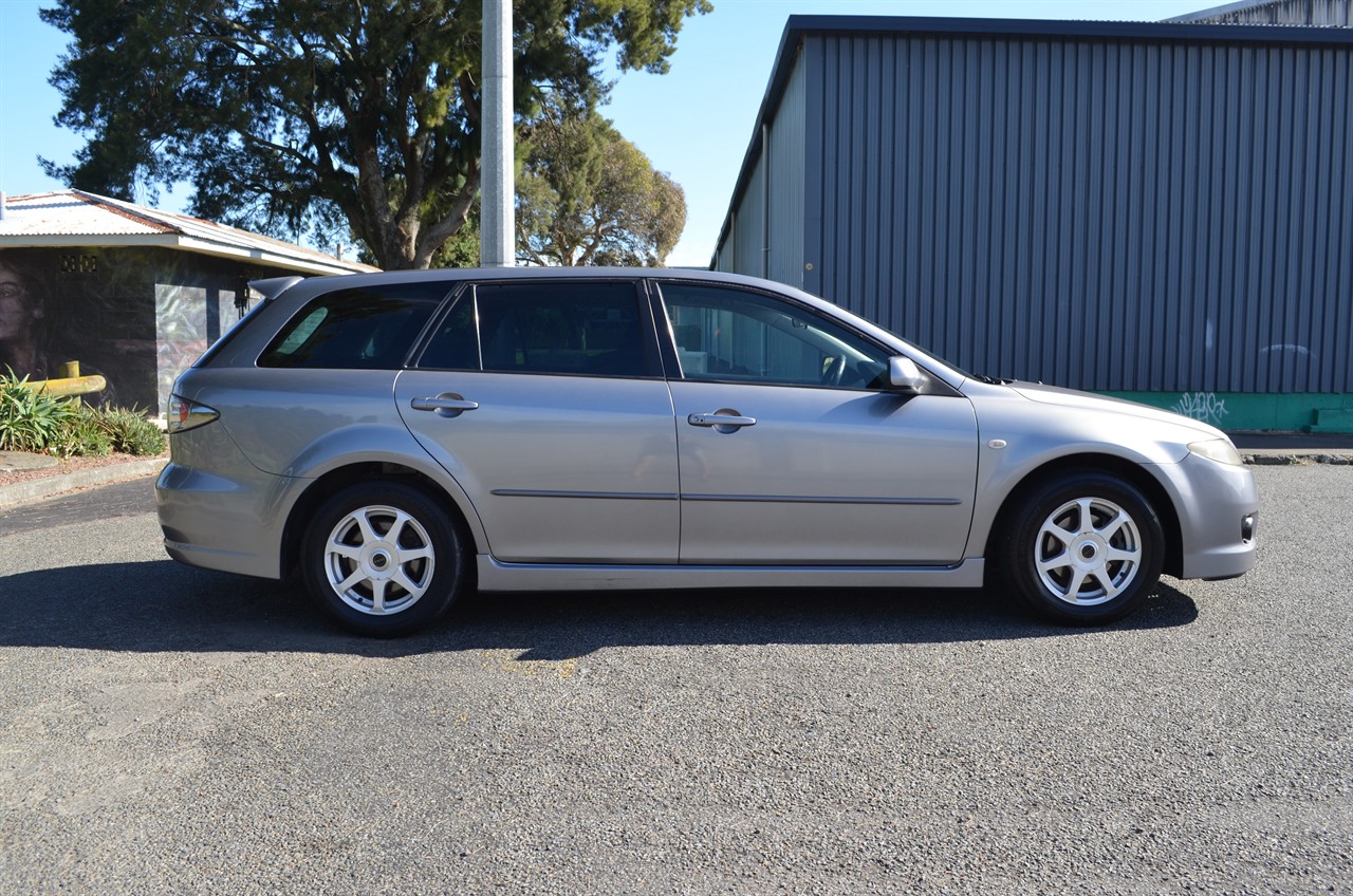 2005 Mazda Atenza